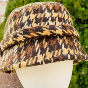 D&Y head wear hat brown,Bebe,tan color with one size